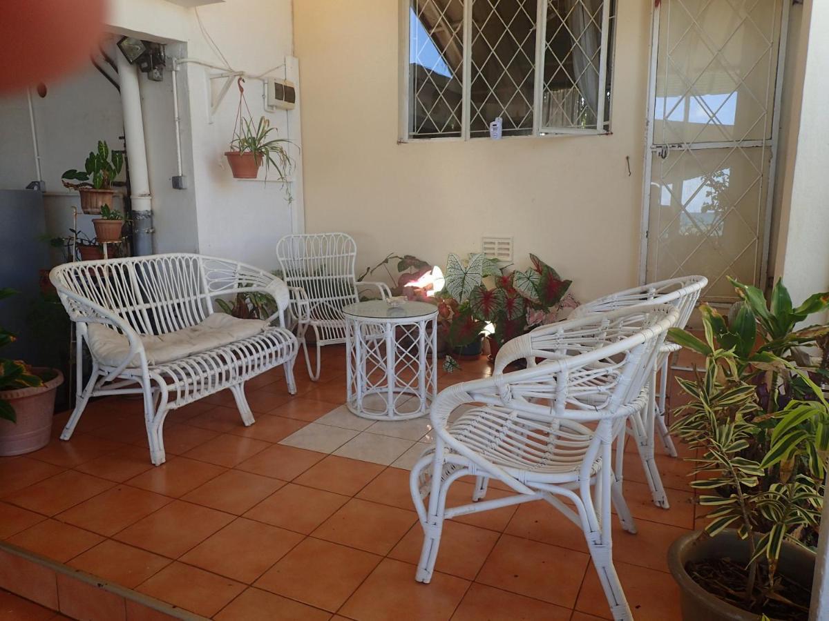 Le Cactus Guesthouse Terre Rouge  Buitenkant foto